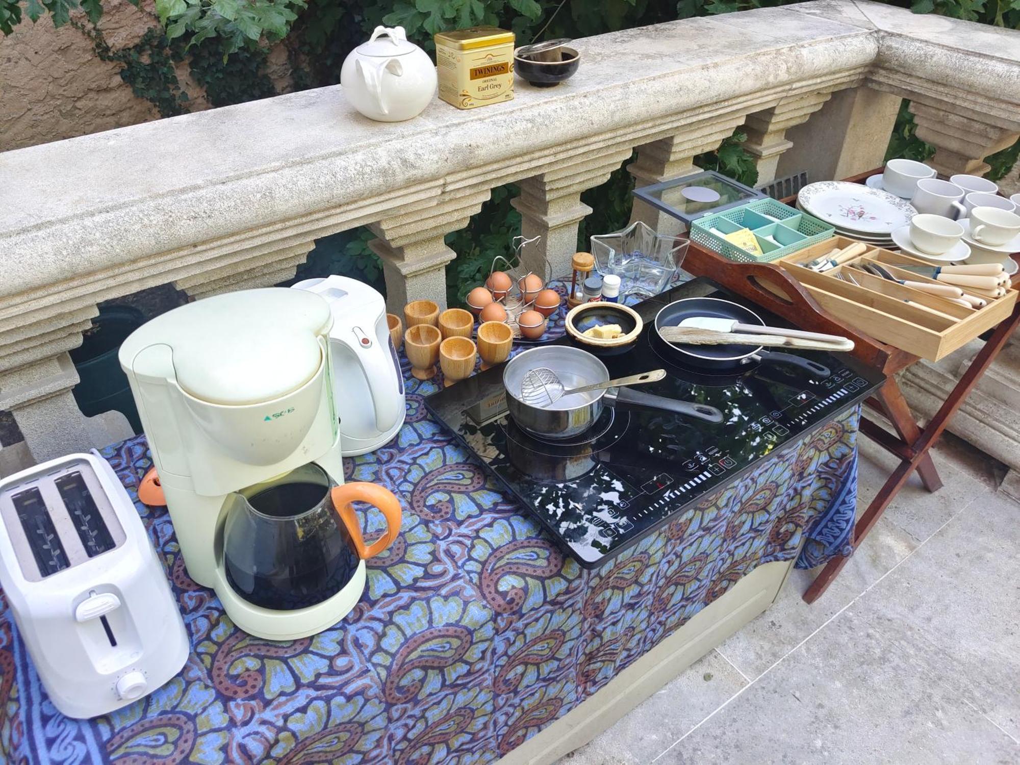Rue Du Chateau A Cabrieres D'Avignon Bed & Breakfast Екстериор снимка